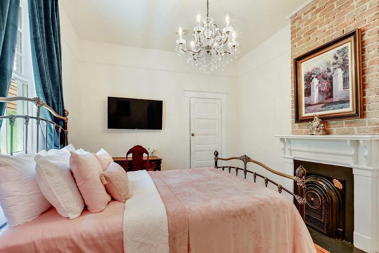Vila Elegant Renovated House With Relaxing Courtyard New Orleans Exteriér fotografie