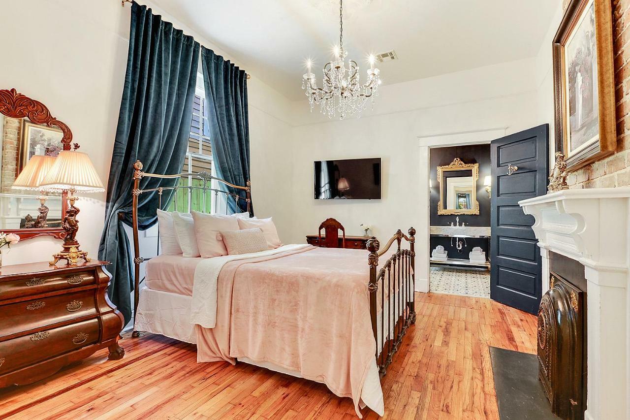 Vila Elegant Renovated House With Relaxing Courtyard New Orleans Exteriér fotografie
